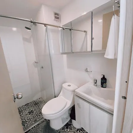 Lovely 2 Bedroom With Pool And Gym Apartment *