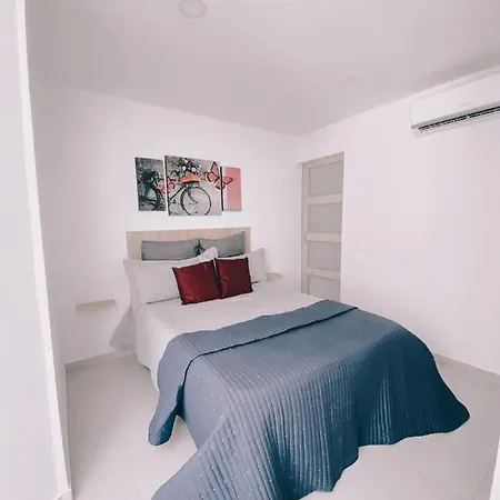 Lovely 2 Bedroom With Pool And Gym Cartagena